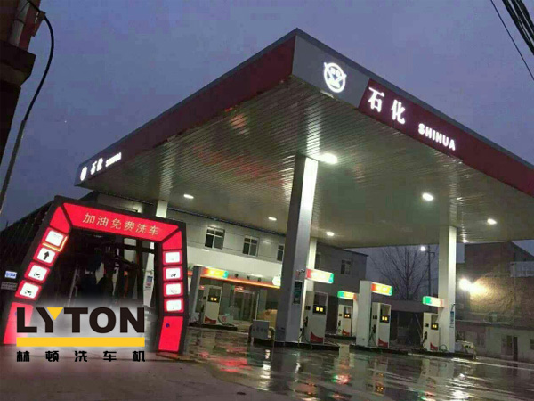 全自動洗車機(jī)設(shè)備——加油站、洗車店青睞！車友喜愛！Why？