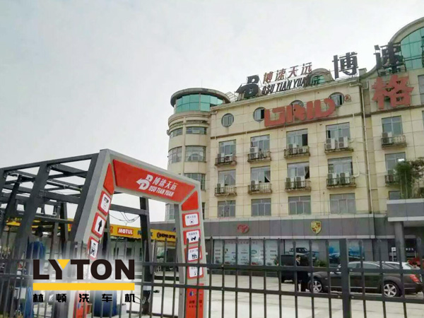 南京洗車機生產(chǎn)廠家給大家?guī)韼c關(guān)于寒冬全自動洗車機保養(yǎng)注意事項